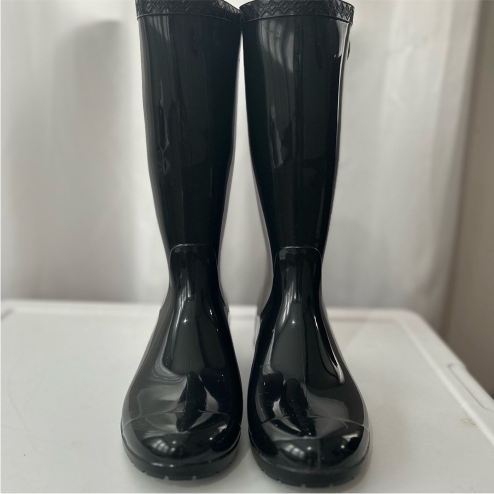UGG Women's Glossy Black Winter Boots - Picture 2 of 4